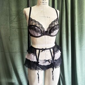 Agent Provocateur | Fife 3 Piece Set | AP sizes 34DD / 4 / 2 | Pink & Black